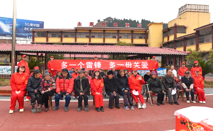 川中油气矿遂宁采油气作业区：学雷锋树新风 学铁人立新功