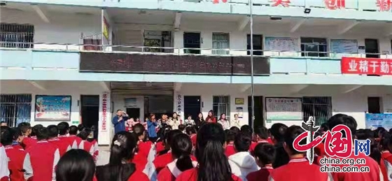 綿陽市鹽亭縣永泰鎮初級中學開展“三八節”慶祝活動