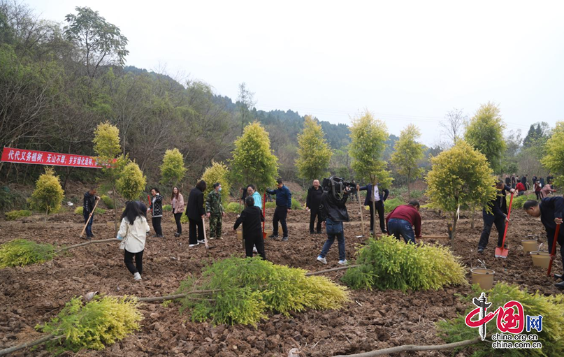 閬中市開展2022年春季義務植樹活動