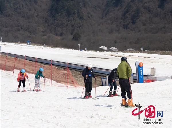 石棉：殘疾人體驗冰雪運動 助力北京冬殘奧