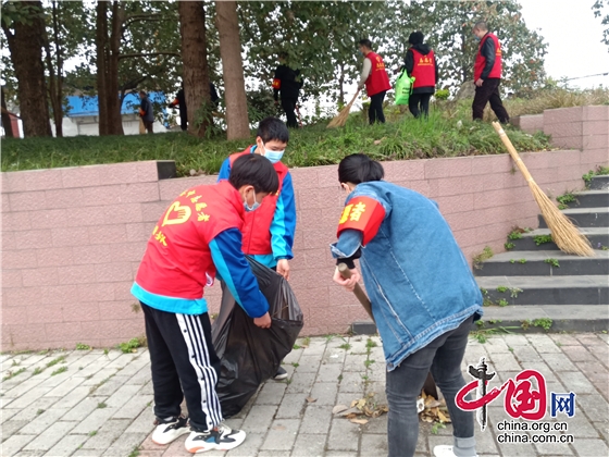 爭當河小青 共護母親河 綿陽市塔水初中開展志願服務活動