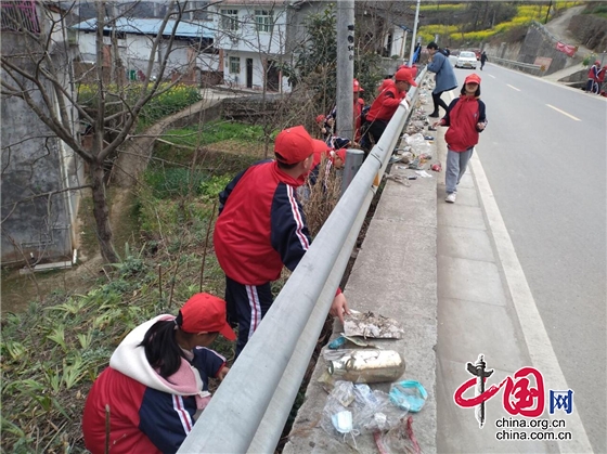 綿陽江油市雁門小學開展陽光小天使公益活動