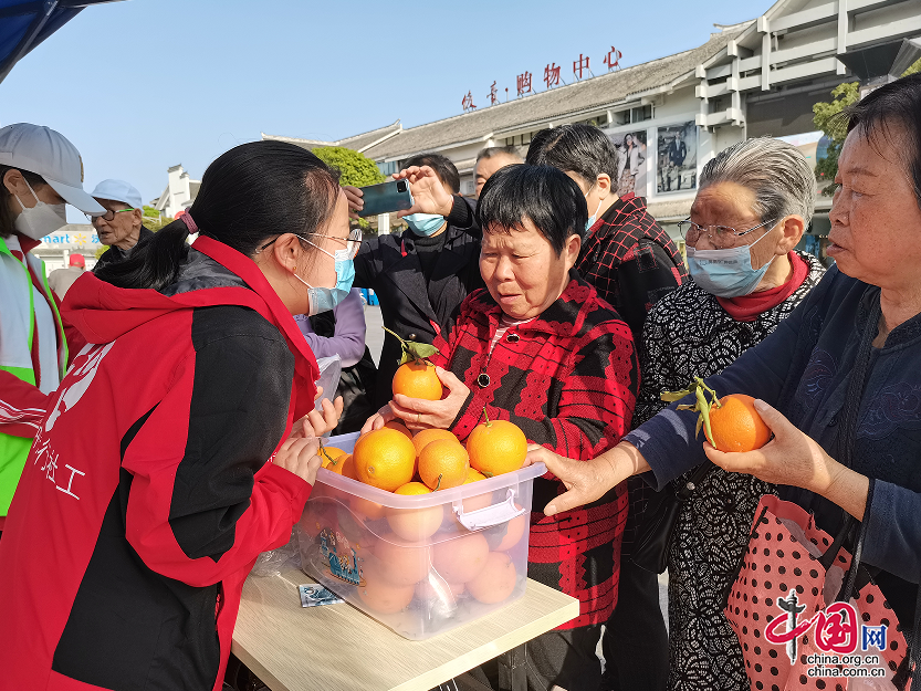 閬中市開展“五社聯動聚合力·社工服務暖基層”社工宣傳周系列公益活動