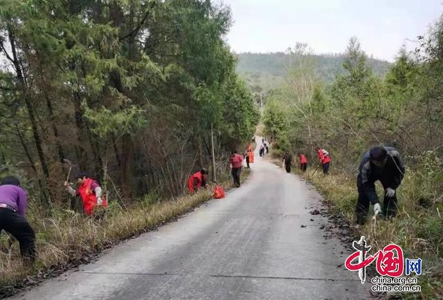 閬中市博樹回族鄉跑道子村紮實開展春季村社道路管護工作