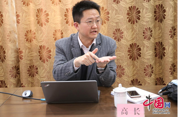 聚焦寫作教學、提升教學品質——南充龍門中學“名師大講堂”第六講開講