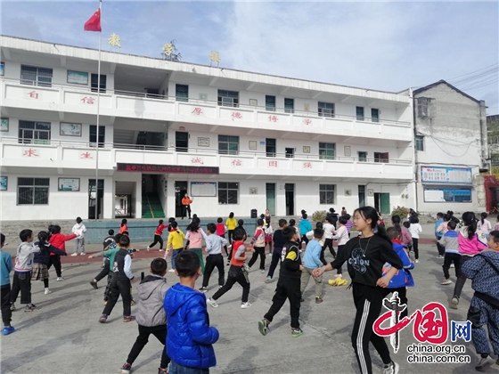 綿陽市鹽亭岐伯幼兒園到聚興小學開展送教下鄉活動