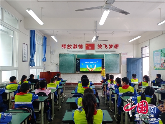 绵阳江油市建设路小学开展“呵护水资源，我们在行动”系列教育活动