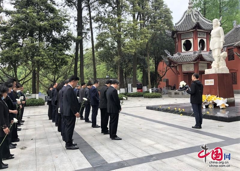 緬懷民族英雄 踐行代表初心——翠屏區大觀樓街道將黨史學習教育豐富到代表活動中