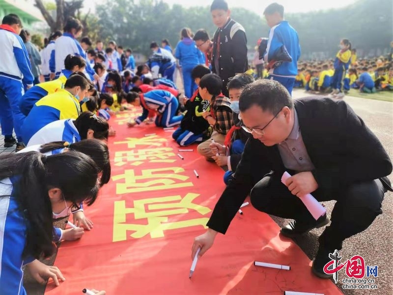 宜賓市翠屏區多舉措抓校園安全保師生平安