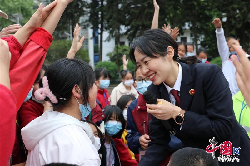 瀘縣檢察院法治進校園走進太伏中學