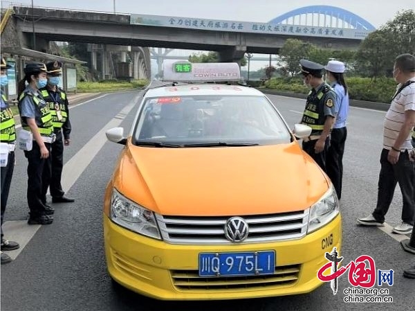 翠屏區開展中心城區巡遊計程車行業規範營運專項整治行動