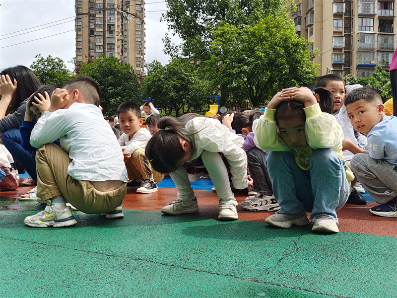 藍田幼兒園開展地震應急疏散演練活動