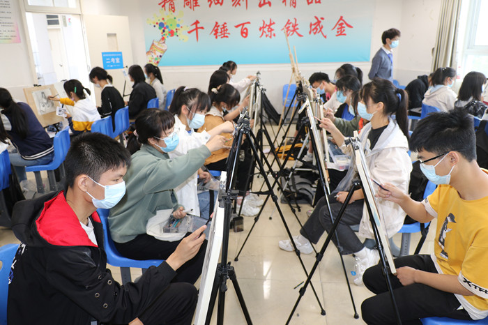 遂宁市开展2022年初中毕业生体育艺术特长生考试 2800余人报考