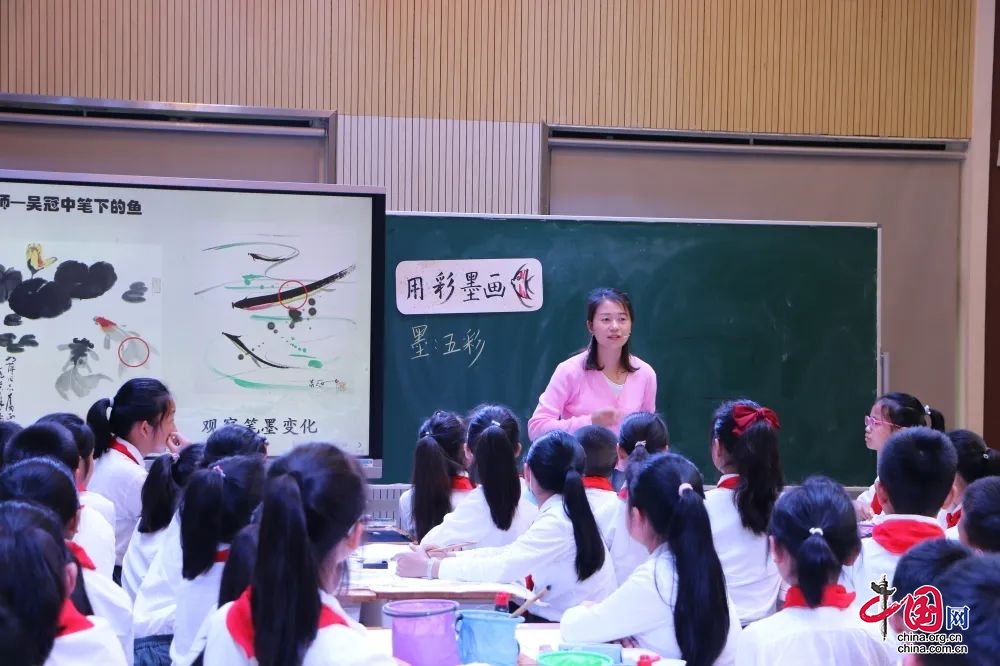 南充市府荊小學：喜迎二十大 教學競風采