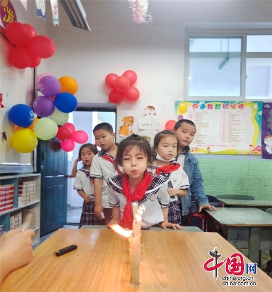 綿陽江油市堅勇五一二實驗小學開展“六一”兒童節慶祝活動