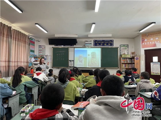 綿陽市文化街小學赴阿壩縣各莫鎮中心校開展精準幫扶送教送培活動