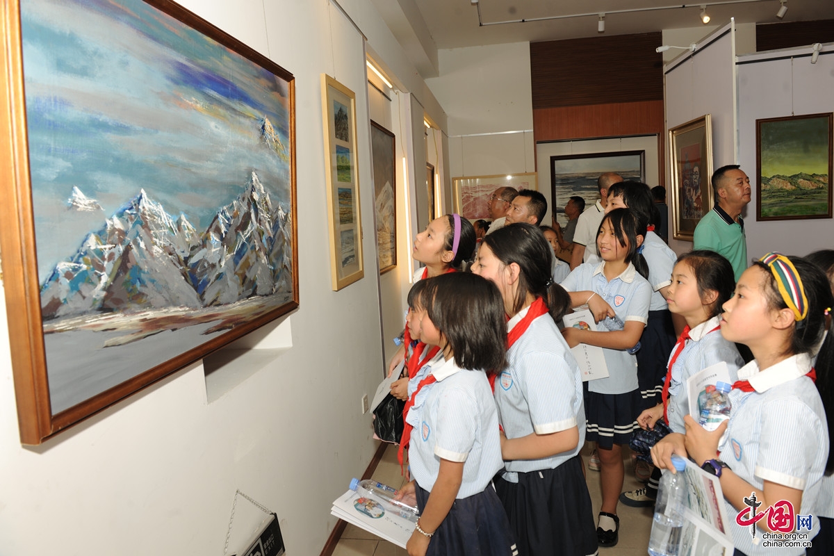 四川中江：藏族男兒家國情 個人畫展喜迎二十大