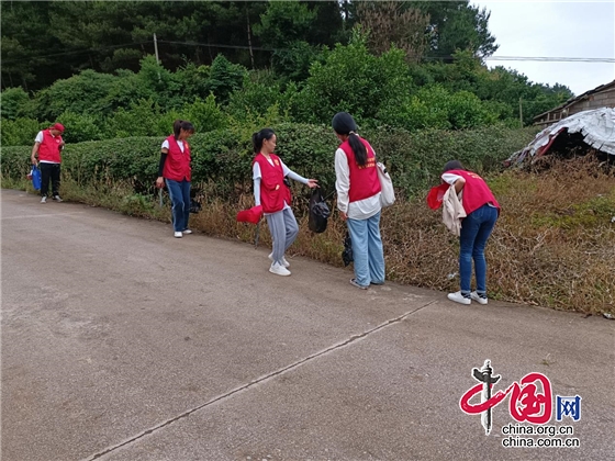 争做生态文明建设的践行者、宣传员 贵州黔南科技学院学子在行动！