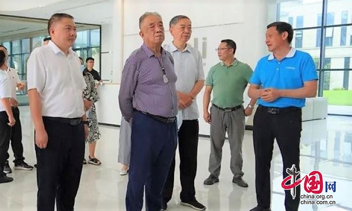 四川省社科院原院长刘茂才率队到江安调研营商环境和锂电产业发展
