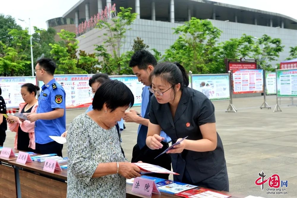 儀隴縣法院“蒲公英”普法隊：禁毒共攜手 守護平安不“毒”行