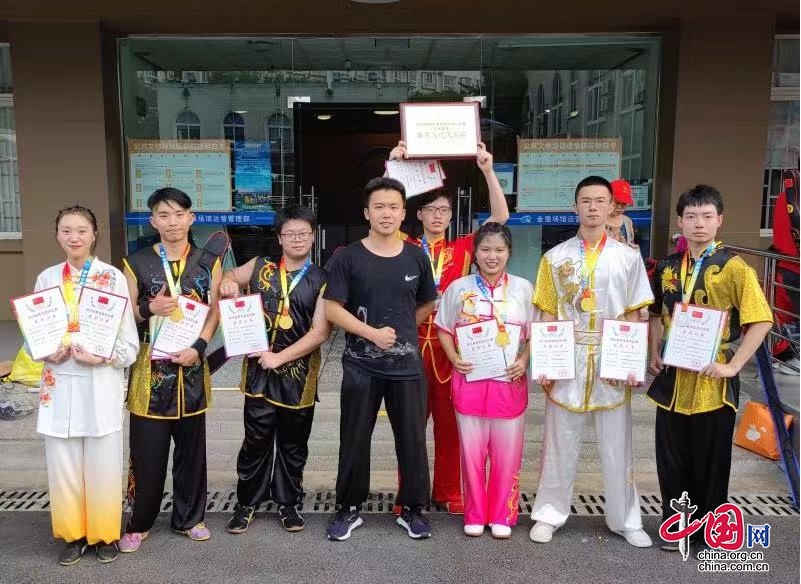 四川工業科技學院武術代表隊在省學生武術公開賽中獲佳績