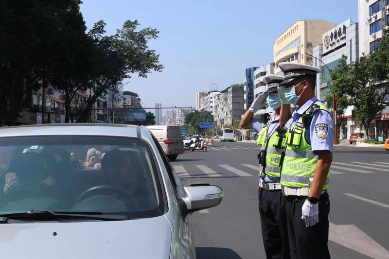 遂宁公安交警：“三强化”扎实做好高温天气交通安全管理工作