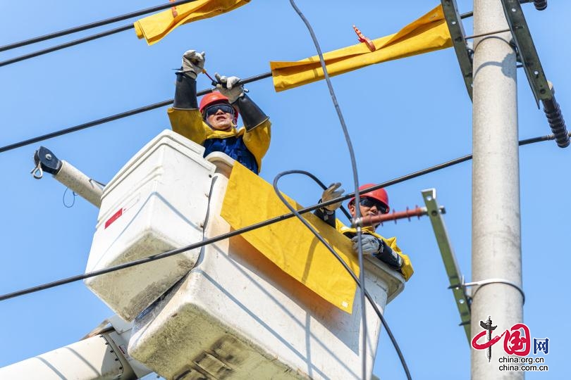 “秋老虎”來襲 國網四川電力全力以赴保障民生用電