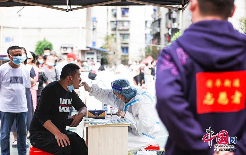 宜賓翠屏：黨員幹部衝鋒在前  按下核酸檢測“快進鍵”