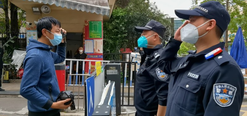 抗疫警事｜民警接力“闪送” ！为81岁抗美援朝老兵送上“救命药”