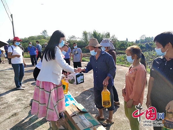 龍馬潭區總工會開展中國農民豐收節“慶豐收 迎盛會”農民工慰問活動