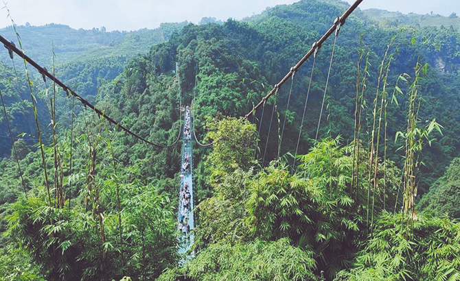 探幽揽胜 尽享山水风情 假期过半，成都本地游需求持续增长