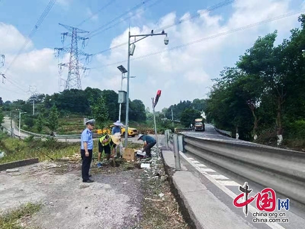 江陽交管大隊全面完成丹林重點隱患路段治理工作