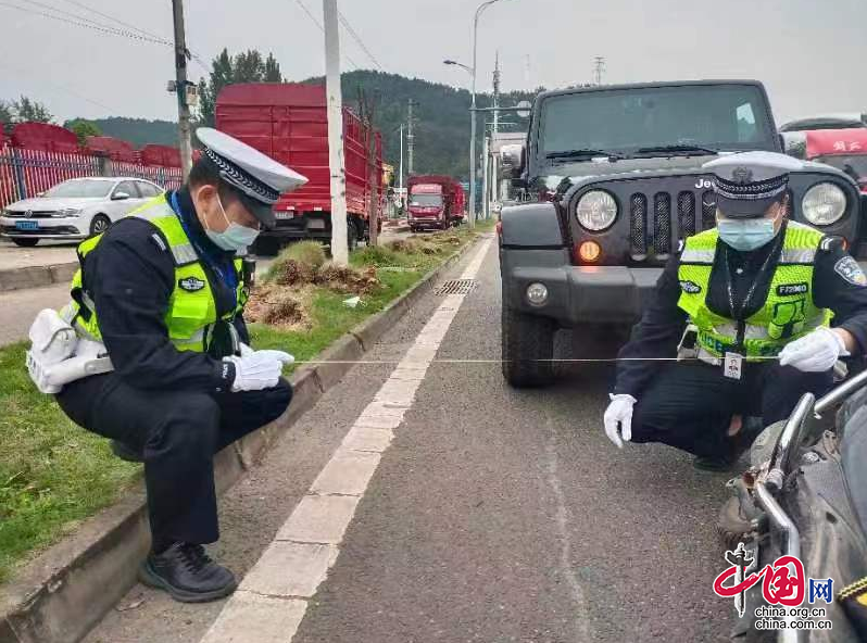 南充公安交警直屬二大隊積極推進道路交通事故快處工作