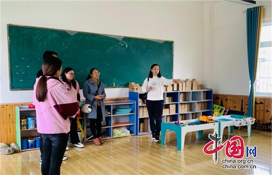 綿陽鹽亭縣文同幼兒園領導指導玉龍幼兒園科研課題研究