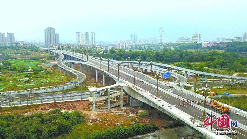 南充將軍路嘉陵江大橋橋梁開始涂裝 預計今年年底實現通車