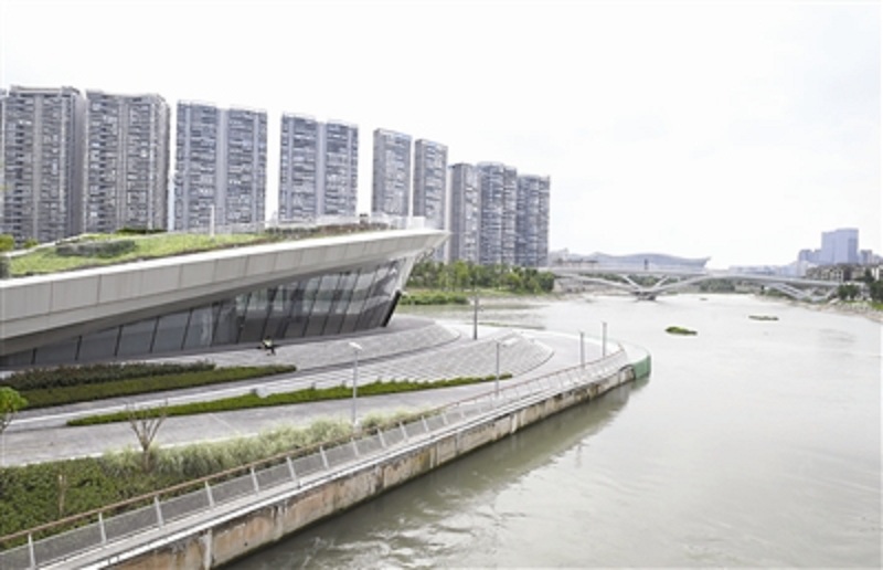 四川在线：锦江开出一“芙蓉”成都开放首个漂浮公园