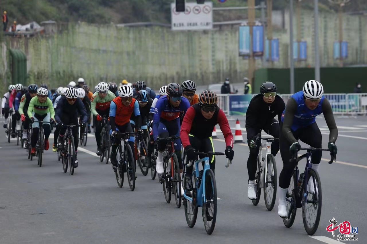 绿色理念特色发展 ——“环茶马古道”雅安国际公路自行车赛走过三年