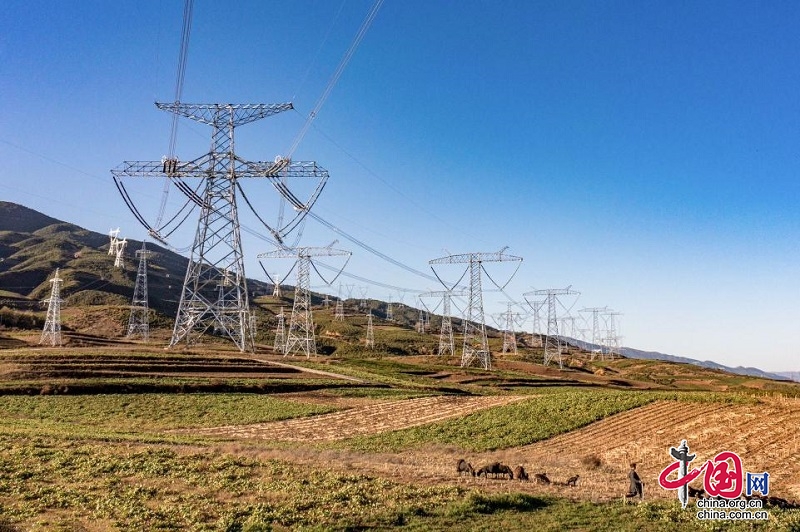 加快建设新型能源体系 推动能源绿色低碳转型 国家电网：白鹤滩—浙江±800千伏特高压直流工程竣工投产