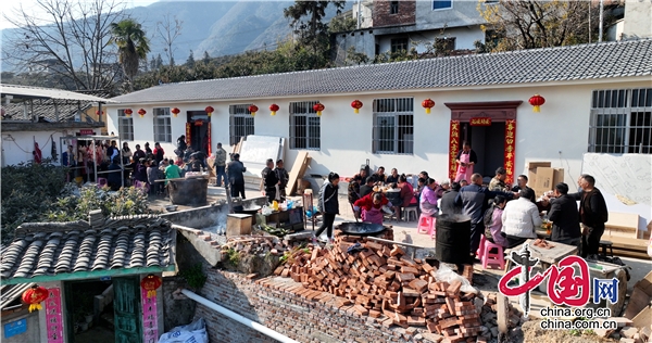 石棉：災(zāi)后重建“加速跑” 群眾喜遷新居迎新年