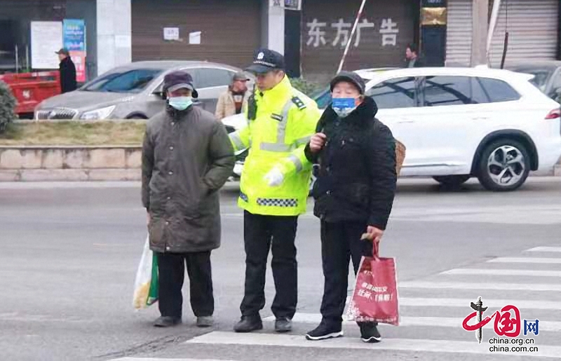 春运正当时 自贡富顺公安交警全力以赴护航平安春运路
