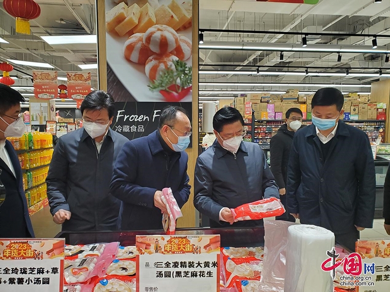 自贡市委书记何礼检查自贡市春节期间食品安全工作