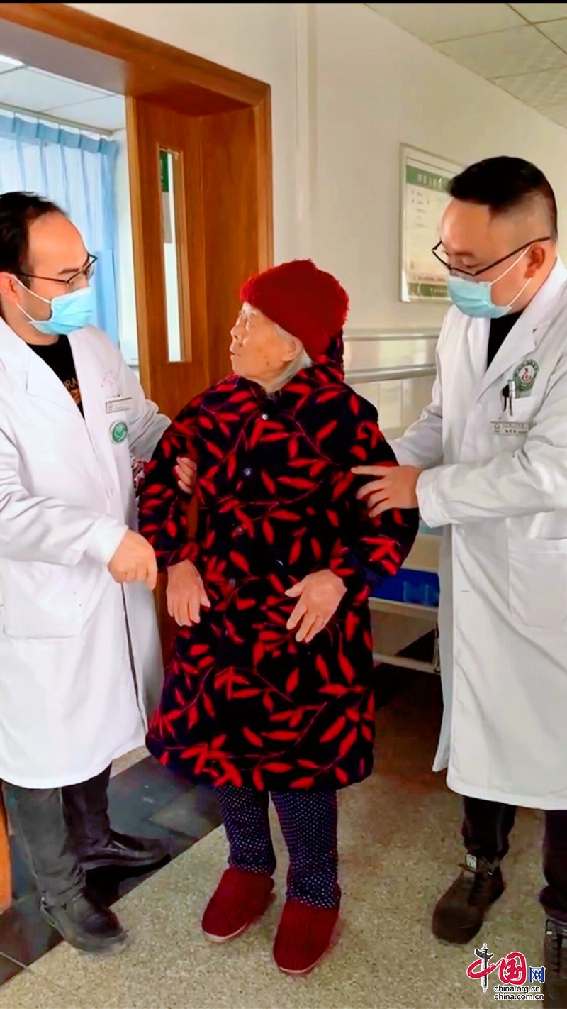 中江百岁老人感染新冠  医护合力12天康复出院