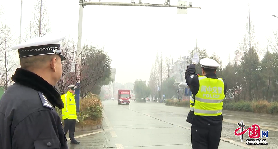 四川阆中公安交警大队持续开展节后交通秩序整治行动