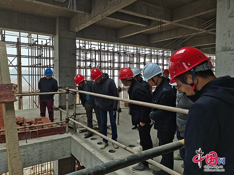 自贡高新区：严把安全关口 建筑工地项目有序复工 