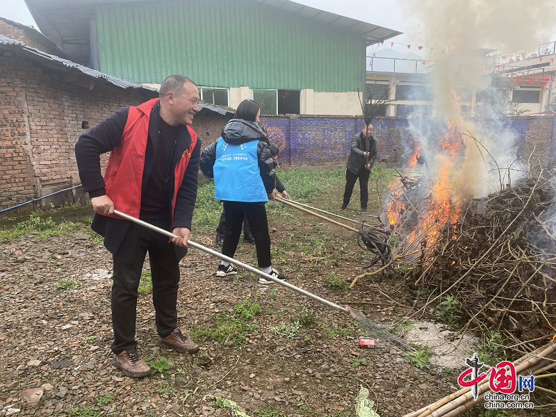 馬邊縣榮丁鎮(zhèn)新華村：以練促防 筑牢森林防火屏障