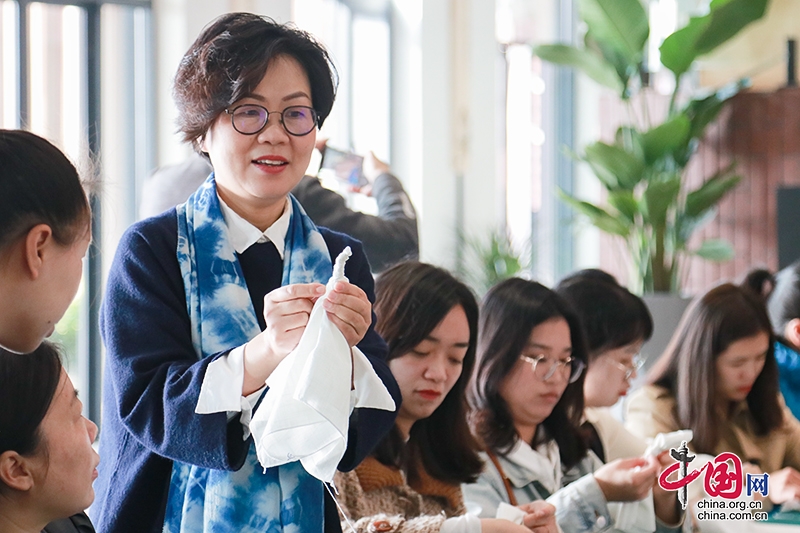 自贡荣县：走近非遗文化 学习扎染技艺