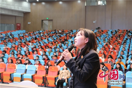 鹽亭縣檢察院走進華宸英才學校開展預防校園欺淩法治講座