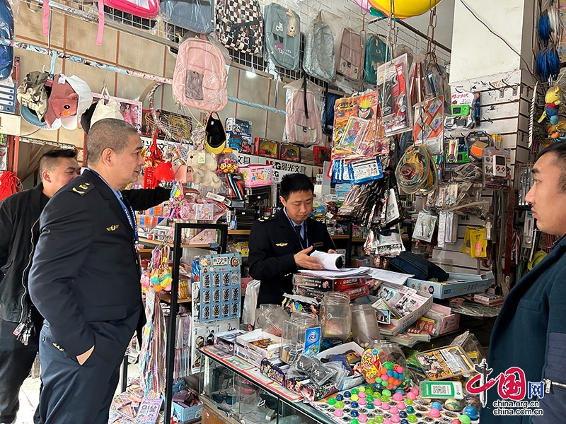 自贡市大安区开展“开学季”校园周边出版物市场专项检查