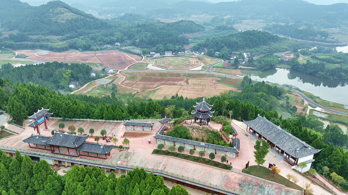蓬溪县高峰山景区正式确定为国家4A级旅游景区
