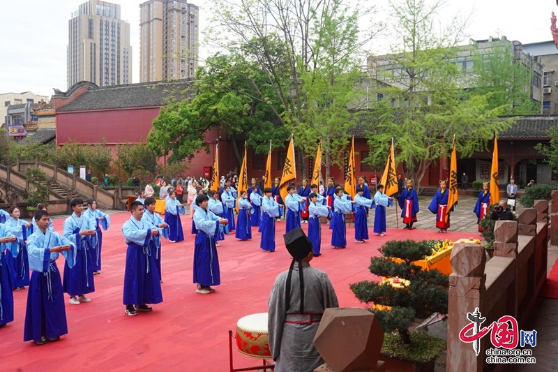 德阳安装技师学院团委组织学生参加文庙祭祀活动
